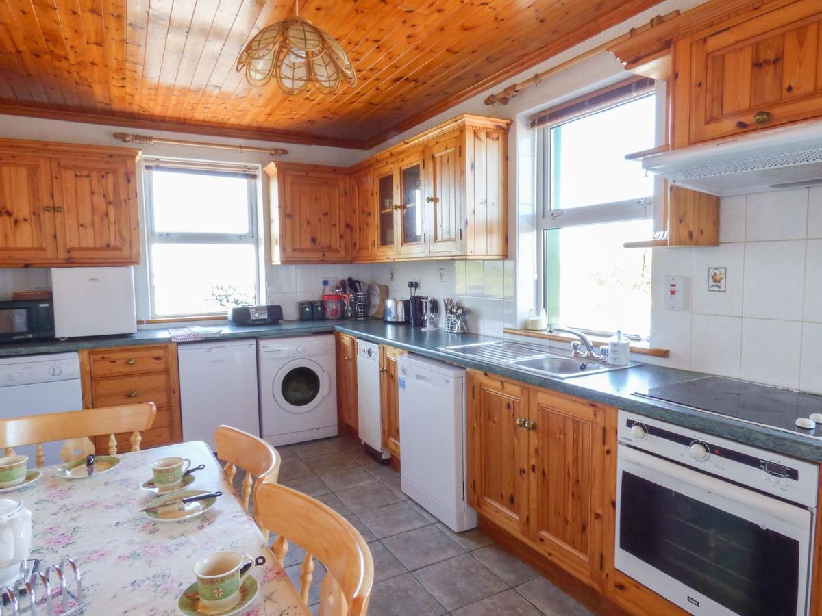 Seaview Cottage Ballyvaughan Bagian luar foto